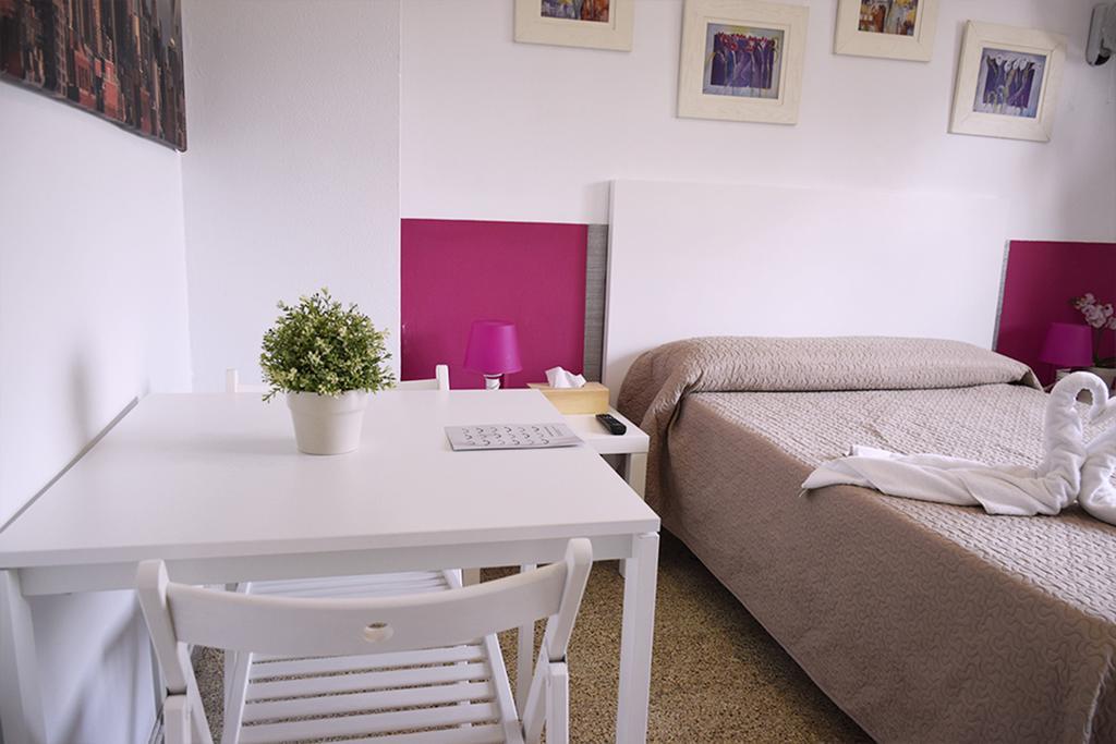 Valencia Suits You Centro Historico, Establecimiento Automatizado-Fast Auto Check In&Out, Solo Para Adultos-Adults Only מראה חיצוני תמונה